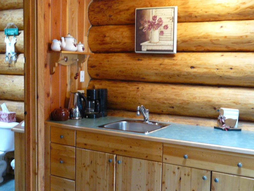 Hitching Post Resort Kelowna Kamer foto
