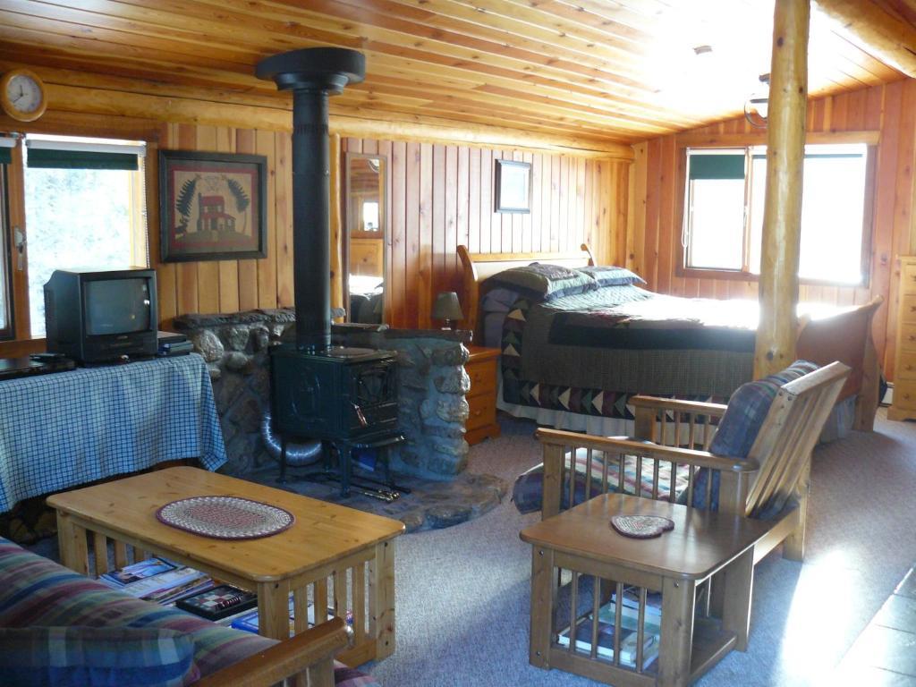 Hitching Post Resort Kelowna Kamer foto