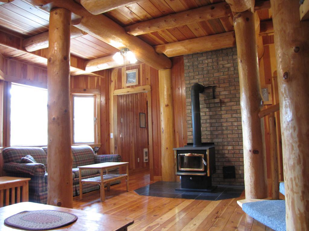 Hitching Post Resort Kelowna Buitenkant foto
