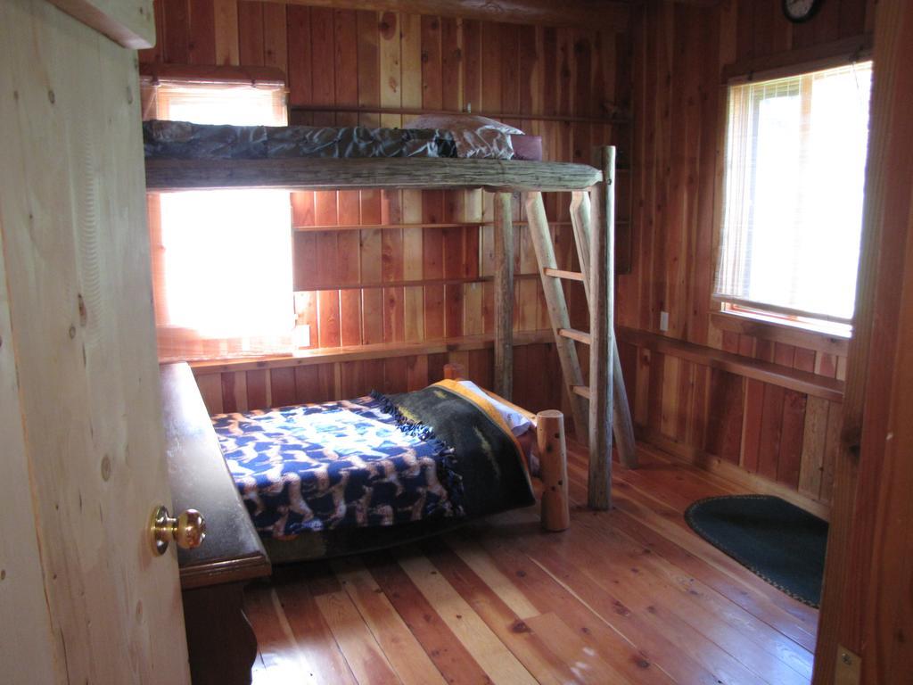 Hitching Post Resort Kelowna Buitenkant foto