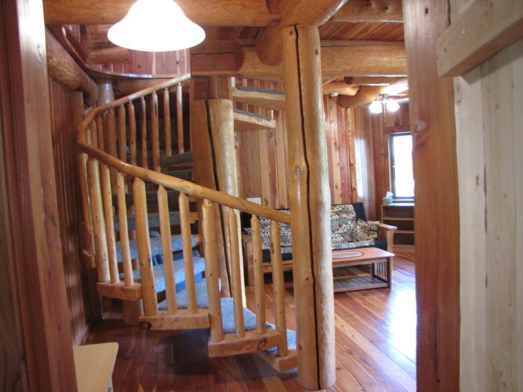 Hitching Post Resort Kelowna Buitenkant foto