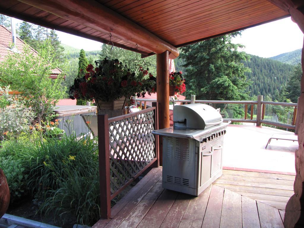Hitching Post Resort Kelowna Buitenkant foto