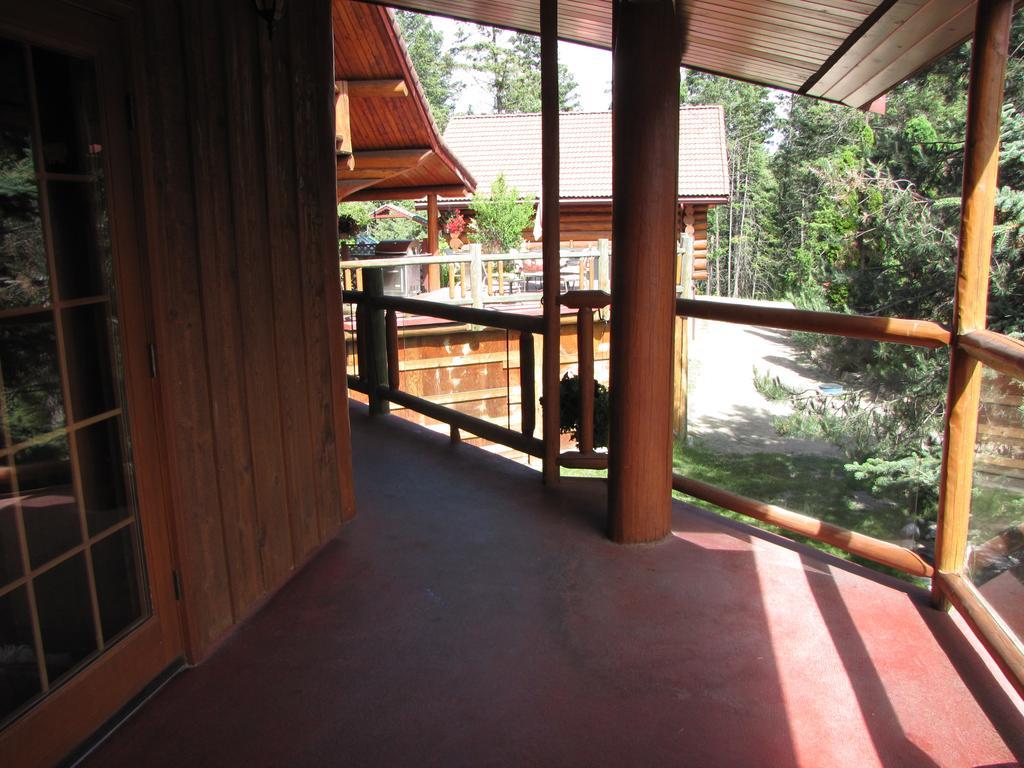 Hitching Post Resort Kelowna Buitenkant foto