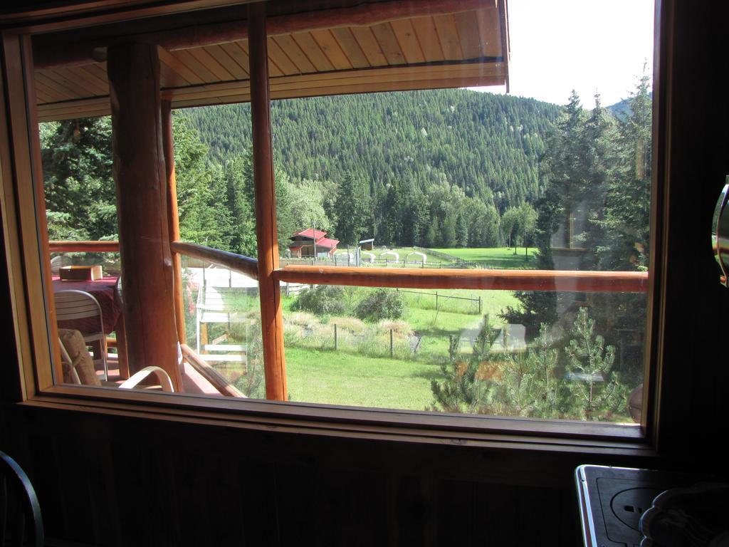Hitching Post Resort Kelowna Buitenkant foto